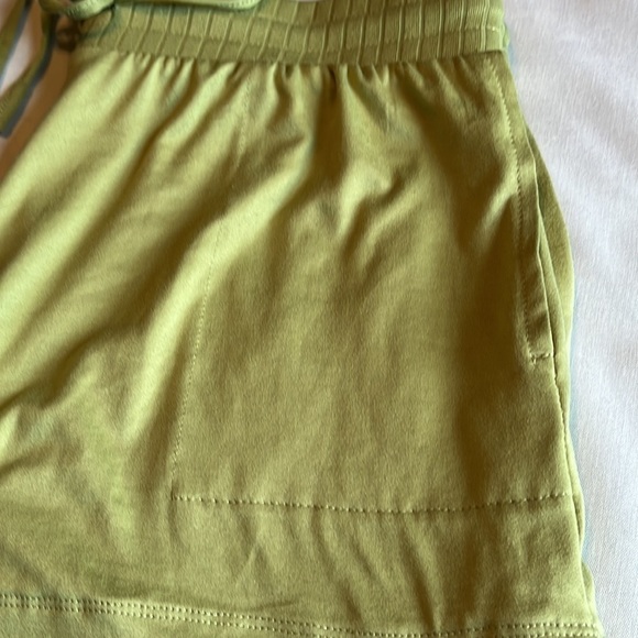 Flora  Short Shorts - Picture 5 of 11